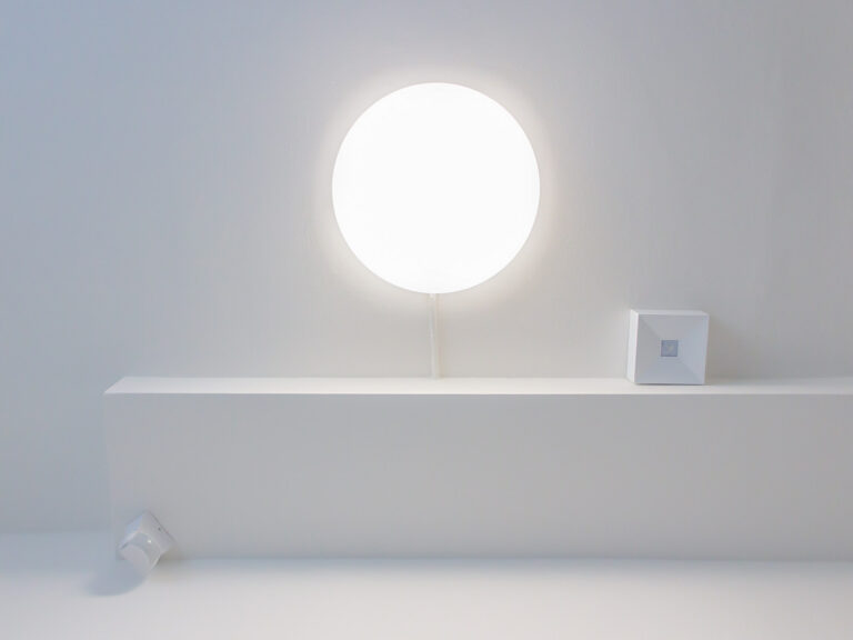 Nahrazení starého osvětlení novými LED světelnými zdroji na chodbách bytového domu