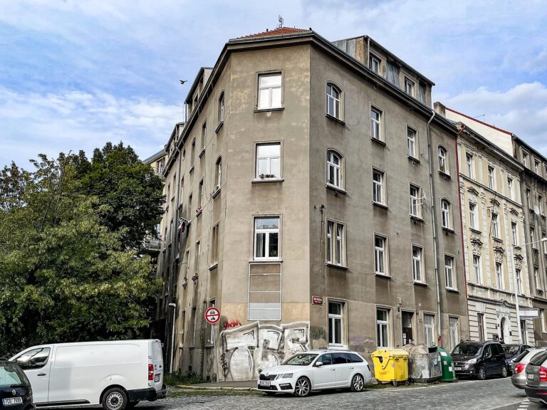 Oprava bytového domu - Pod Stárkou, Praha. začátek