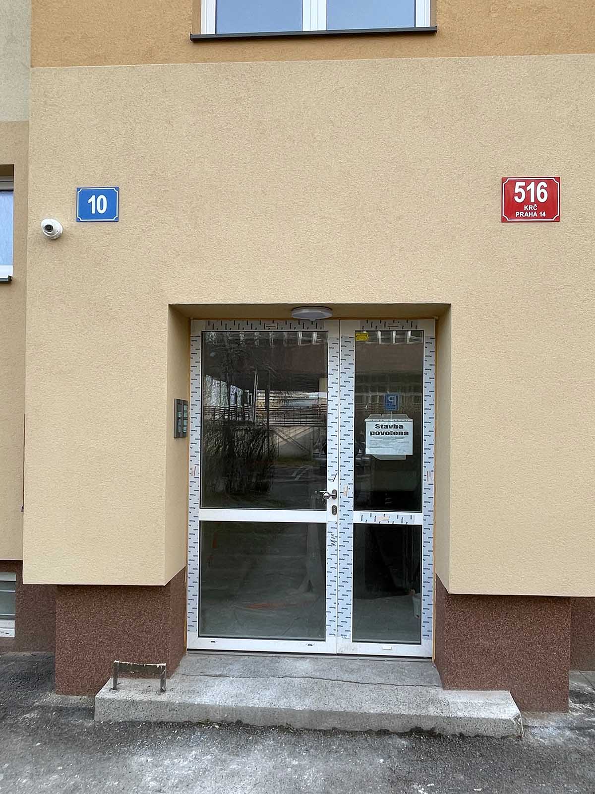 Rekonstrukce vstupního portálu v Praze - Bystřická