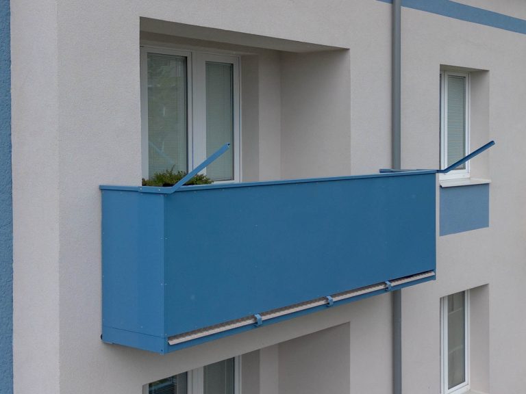 Zvětšení lodžie předsazením závěsného balkonu