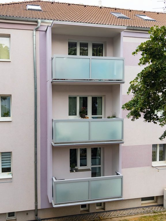 Železobetonové lodžie - přístavba k bytovému domu v Rokycanech