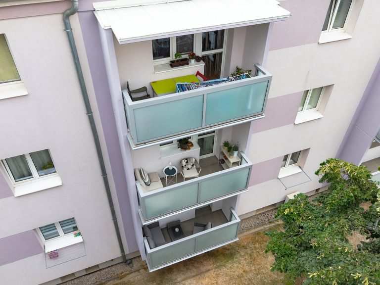 Přístavba nových betonových lodžií