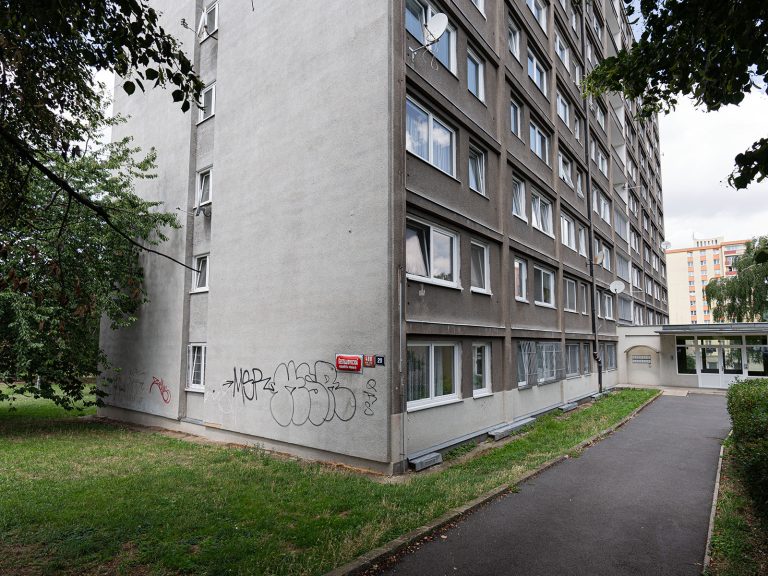 Šestajovická 488, Praha - zateplení fasády PŘED
