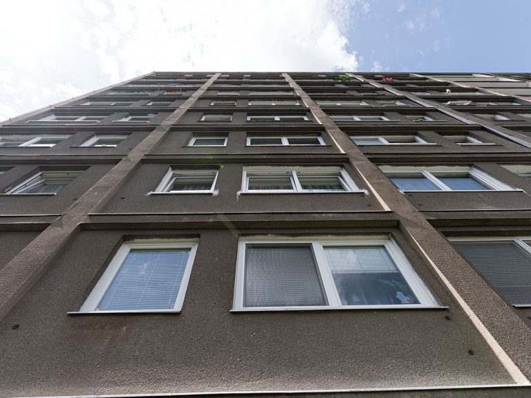 Šestajovická 488, Praha - zateplení fasády PŘED