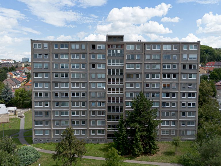 Šestajovická 488, Praha - zateplení fasády PŘED