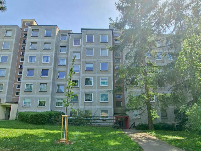 Panelový dům v Praze před revitalizacií